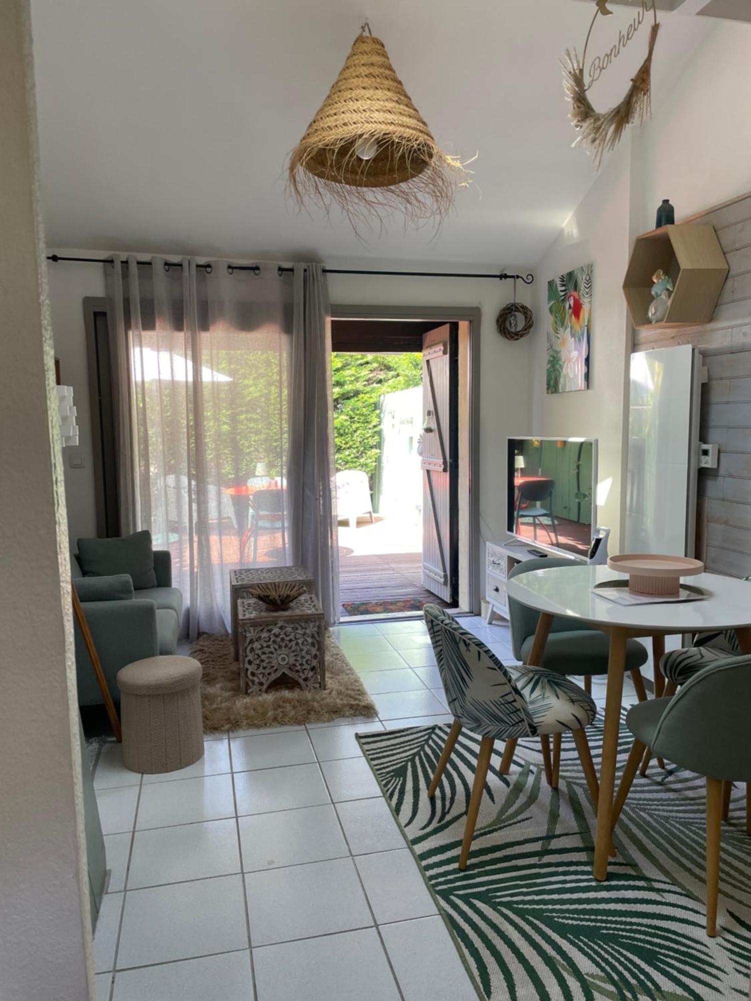 Jolie Maison Au Golf Lacanau Luaran gambar